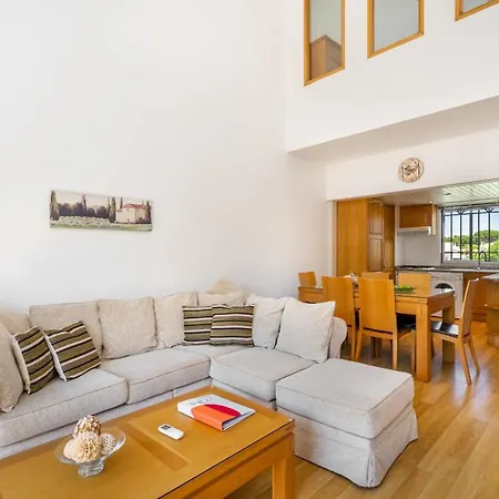 Vilamoura Oasis Family Duplex Apartment *